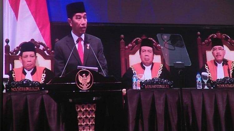Jokowi Sebut Warga Beranggapan Hukum Peradilan Indonesia Bisa Diperjualbelikan