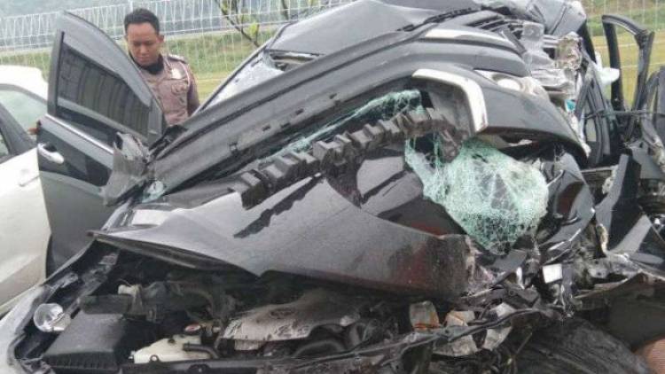 Kecelakaan di Tol Batang Bupati Demak Luka Ringan, Ajudan Tewas