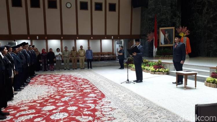 Pengukuhan 37 Dewan Riset Daerah, Eh Ada Ketum OKE OCE