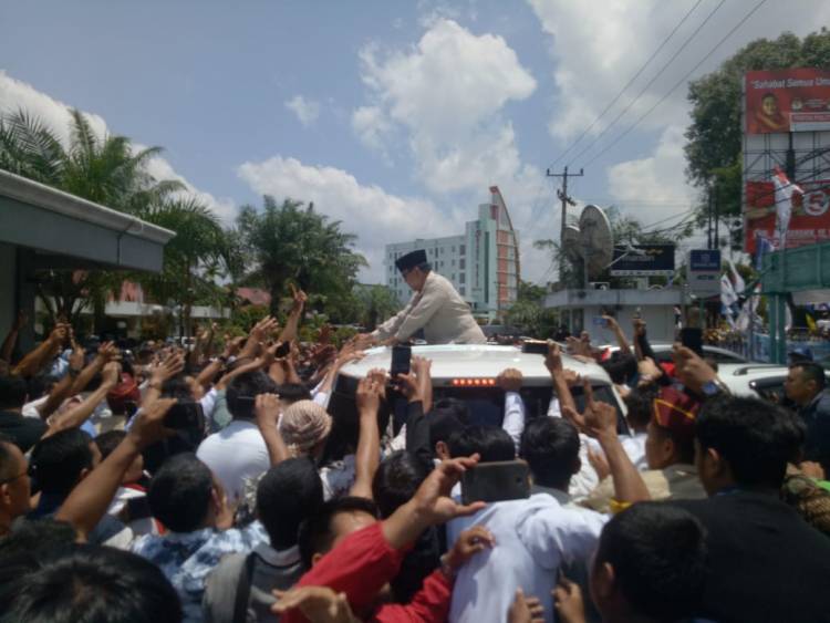 Prabowo: Pemerintah Sekarang Memperkaya Diri Sendiri & Membangun Dinasti 15 Tahunan 