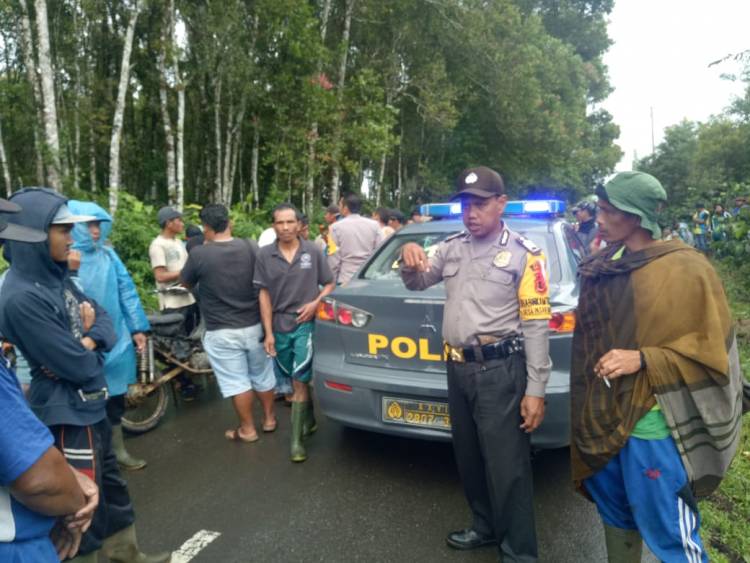 Mencuri Kulit Manis, Warga Sumsel Tewas Diamuk Massa, Istrinya Diamankan Warga