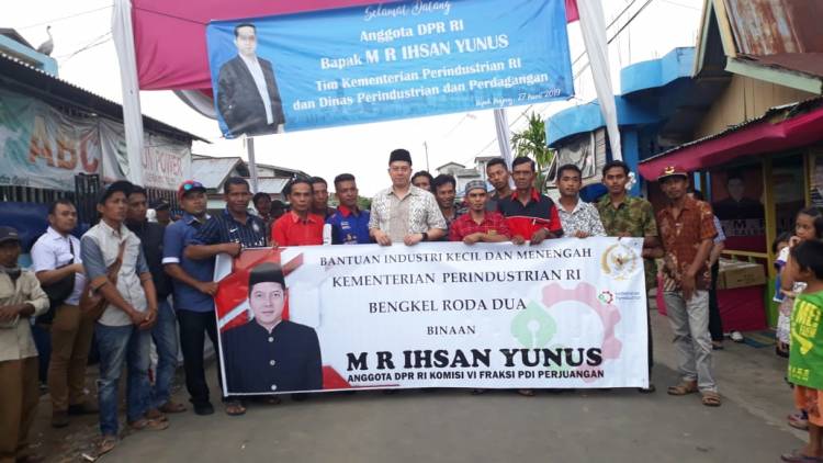 Hadir Penyerahan Bantuan IKM, Ihsan: IKM Siap Jadi Tulang Punggung Ekonomi Jambi