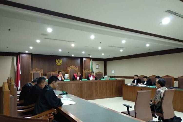 Deputi IV Kemenpora Terima Rp400 Juta dan Ponsel dari KONI