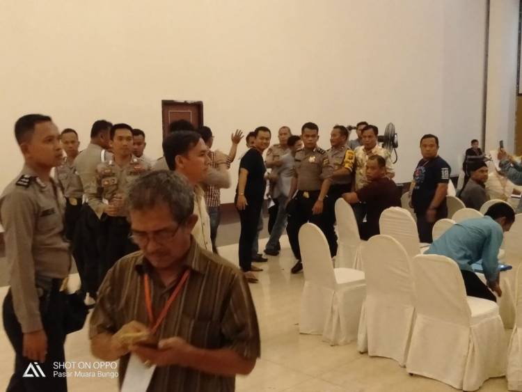 PANAS!! Saksi Demokrat Ribut di Pleno KPU Bungo, Ini Penyebabnya…