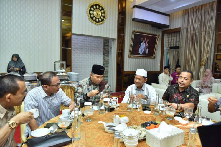 Fasha Buka Puasa Bersama Peserta Raker Komisi Informasi se-Sumatera