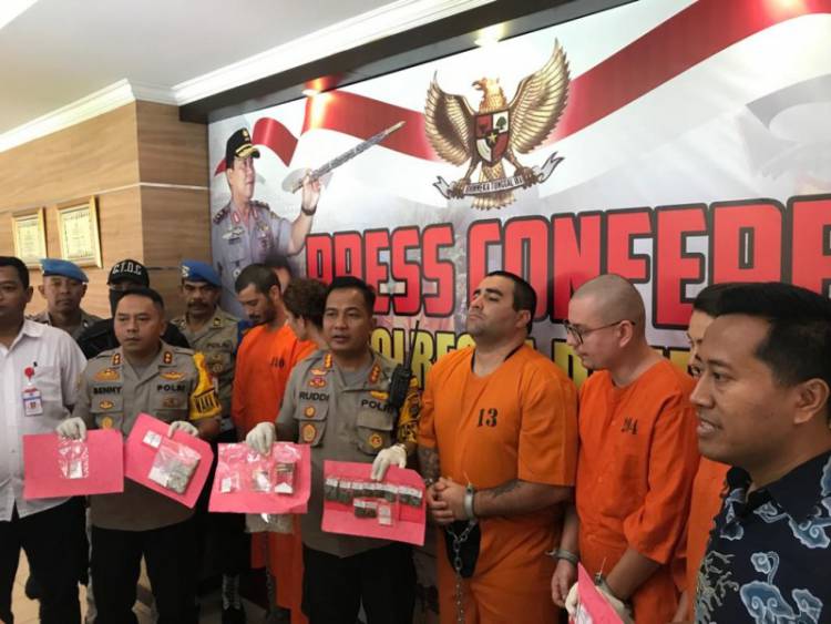 5 WNA Pengedar Narkotika Ini Dagang Kokain ke Wisatawan Asing