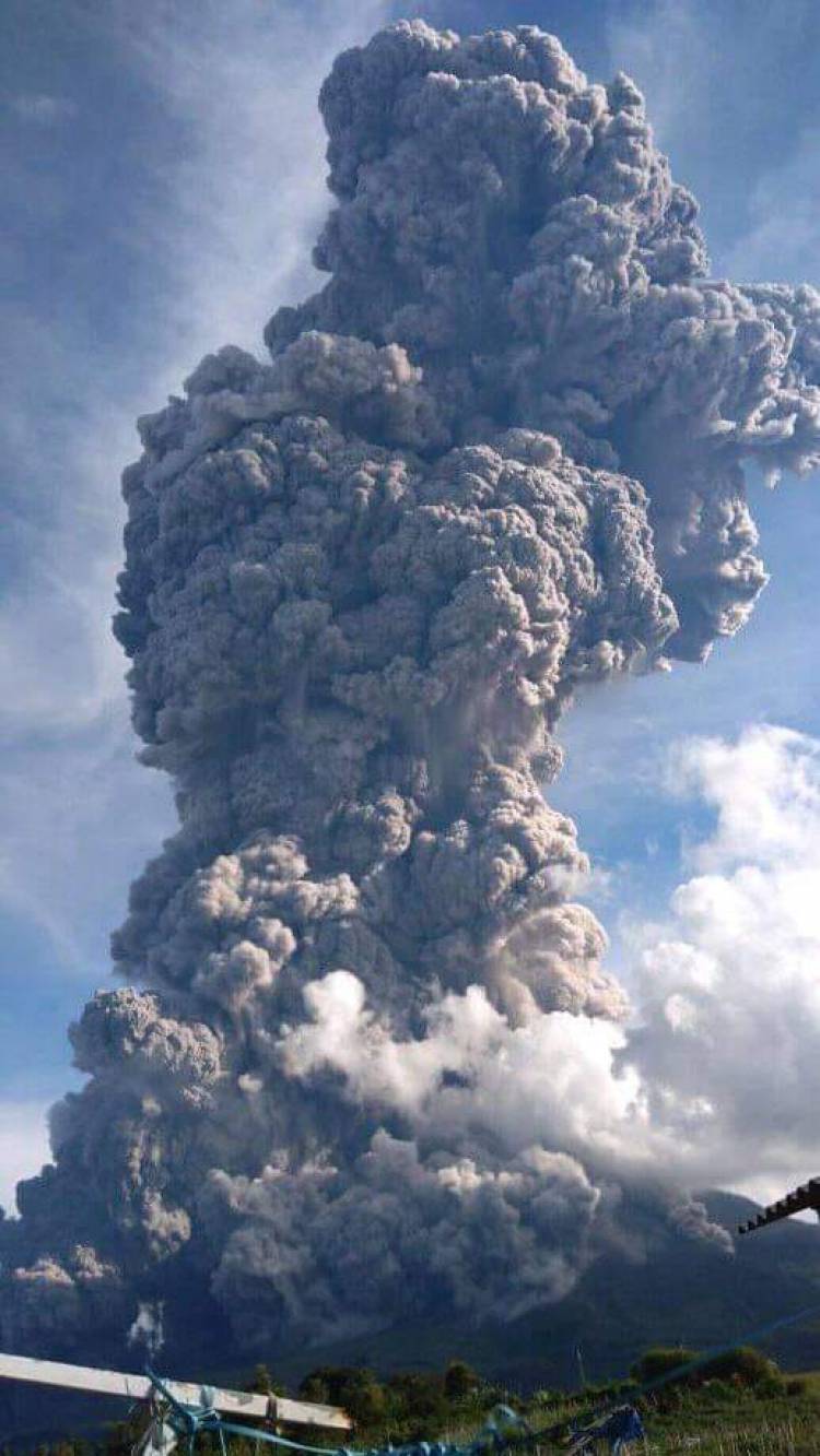 Gunung Sinabung Erupsi, Keluarkan Awan Panas 7.000 Meter