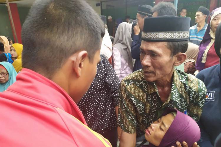 Pingsan, Keluarga Korban Kebakaran Mancis Dilarikan ke IGD RS
