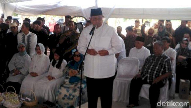Pecah Tangis SBY: Selamat Jalan Ibunda Tersayang
