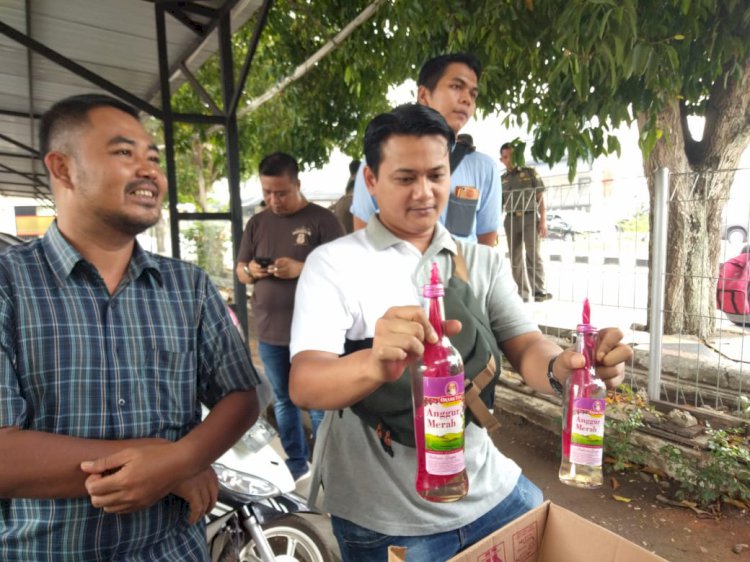 Polisi Temukan Diduga Bom Molotov, Ditengah Aksi Unras di Kantor Gubernur Jambi