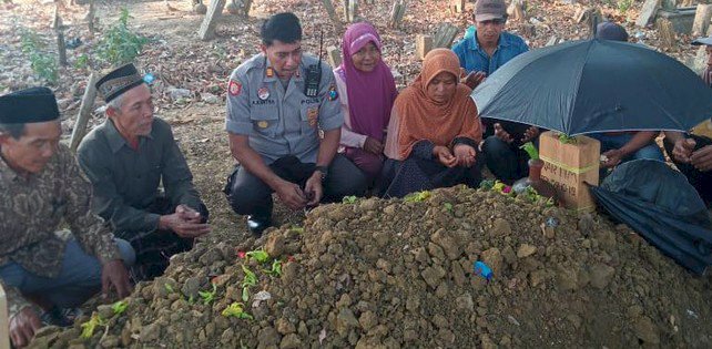 Diketahui Meninggal & Dimakamkan, Pria Ini Tiba-tiba Pulang ke Rumah dalam Keadaan Sehat