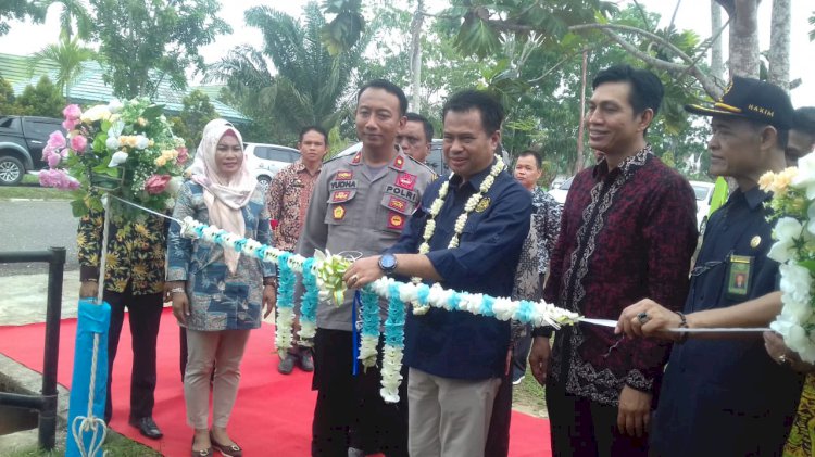 Sekda Fadhil Hadiri Peresmian Penerangan Jalan Umum Tenaga Surya di Muarojambi