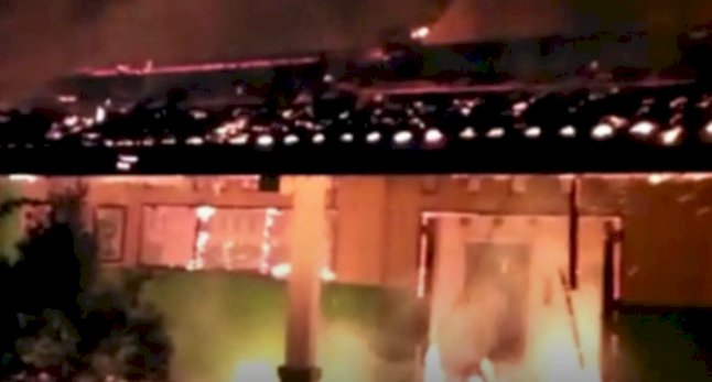 Lokal Belajar MTs Baiturrahman Terbakar Hebat