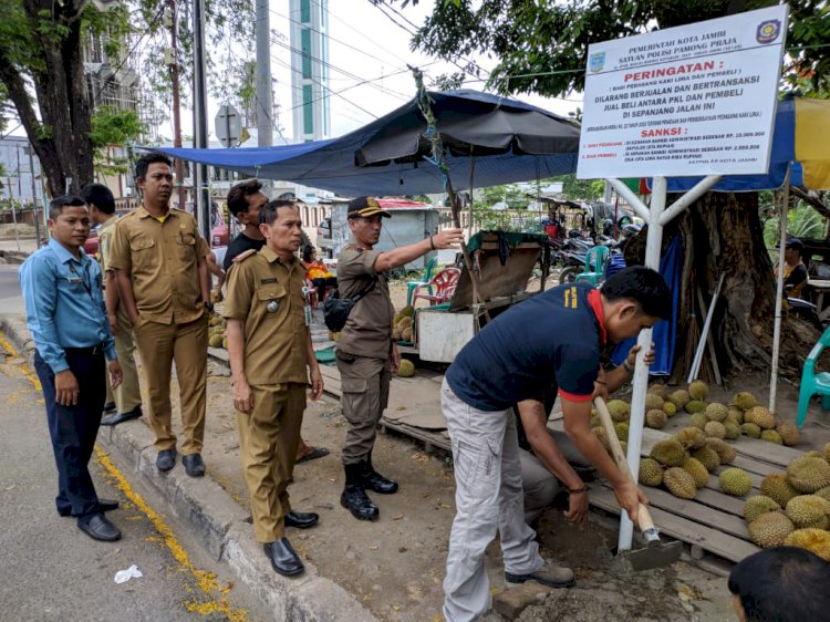 Beli Dagangan PKL Di Lokasi Ini, Siap-Siap Didenda
