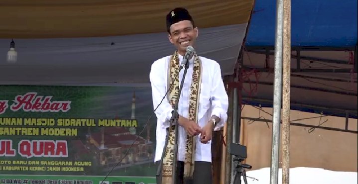 Mantap!! UAS Doakan AJB Maju Pilgub 2020 dalam Ceramahnya di Kerinci