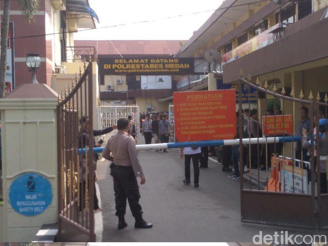 Bom Bunuh Diri di Polrestabes Medan