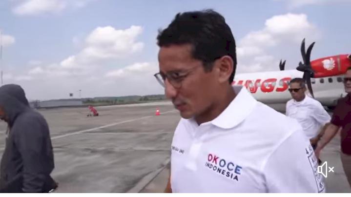 Transit Cukup Lama di Bandara Muarabungo, Sandiaga Uno: Cuaca Kurang Baik