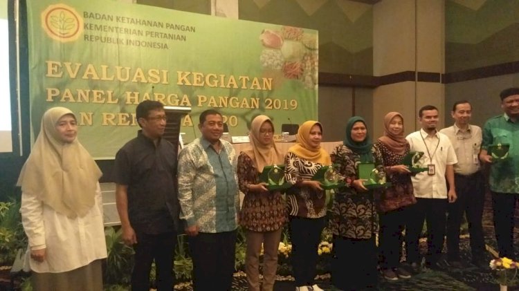Dinas Ketahanan Pangan Provinsi Jambi Terima Penghargaan Pembina Terbaik Tingkat Nasional