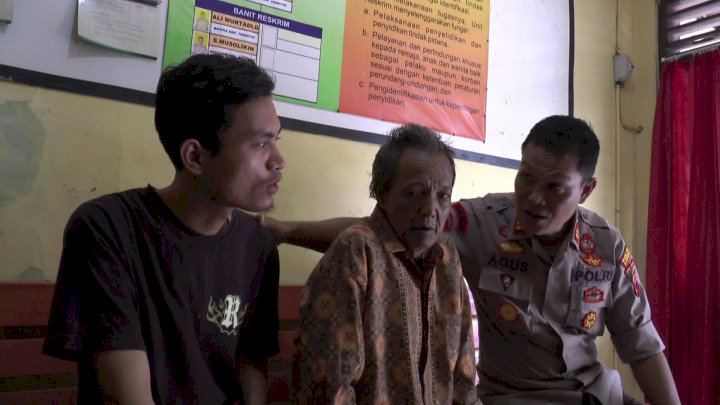 Viral! Video Cucu Aniaya Kakek Gara-gara Pakan Ikan