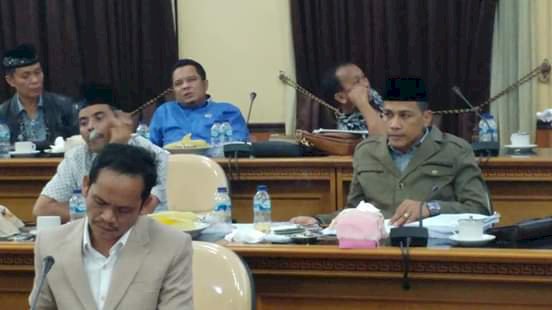 Indra Bantah Pelemparan Botol Karena Ditolak Yultasmi Saat ke Kantor PU