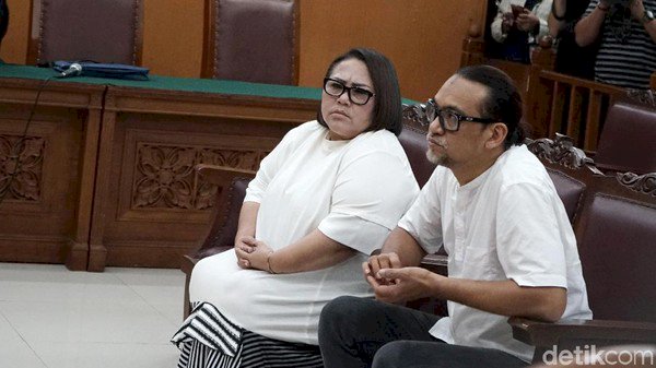 Akhirnya Nunung Divonis 1,5 Tahun Rehabilitasi
