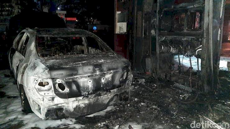 SPBU MT Haryono Terbakar, Delapan Unit Mobil Damkar Diturunkan