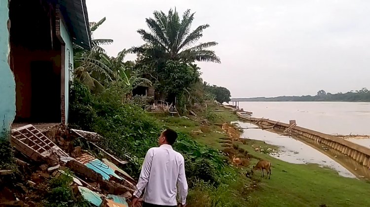 Longsor di Pulau Kayu Aro Muaro Jambi Meluas, Puluhan Rumah Terancam Ambruk