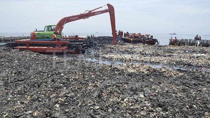 8,32 Ton Sampah Menumpuk di Teluk Jakarta Setiap Hari