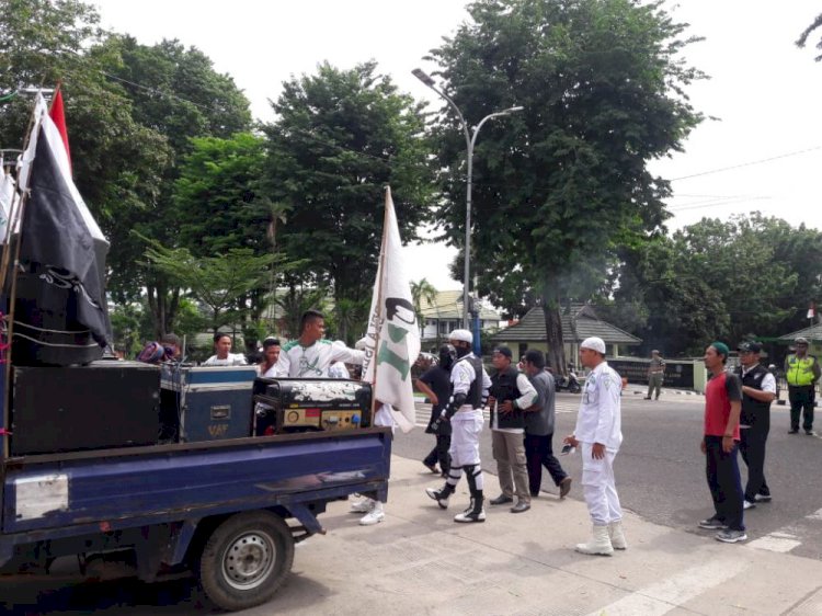 Risih Dengan Keberadaan Cafe Fellas and Resto, Laskar FPI Demo Walikota Jambi