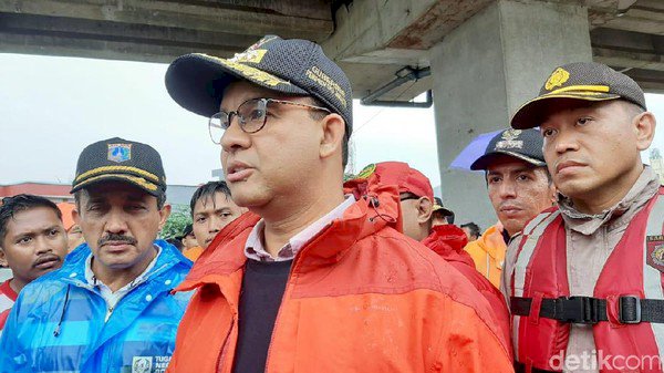 Anies: Faktanya Ada Banjir di Jakarta, Kami Bertanggung Jawab!