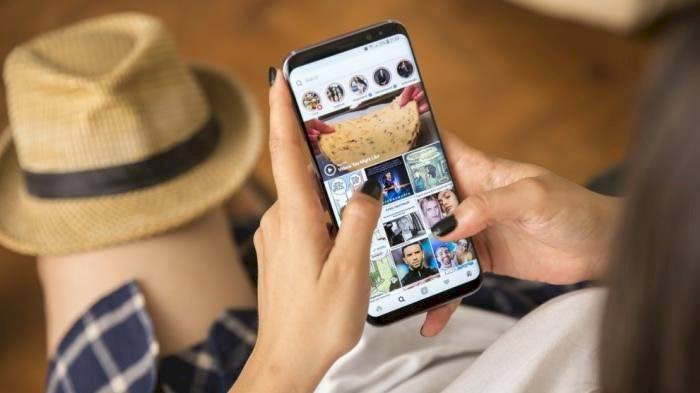 Geger! Akun Instagram Pajang Foto Gadis Bugil