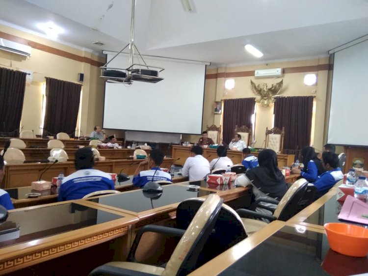 Tenaga Operator Dapodik Geruduk DPRD Muarojambi, Ini Keluhannya