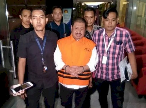 Ditetapkan Sebagai Tersangka Bupati Bengkalis Bungkam