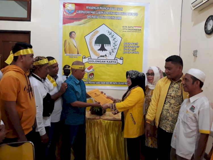 Kenakan Sabuk Kepala Kuning, Tim Fachrori Umar Ambil Formulir di Golkar