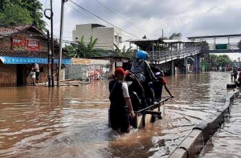 Rute TransJakarta Dikepung Banjir, Ini Lokasinya...