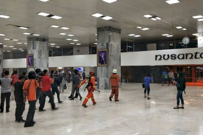 Breaking News! Gedung DPR RI Terbakar