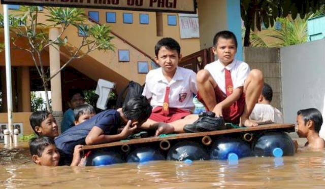 Lapor Pak Anies! 142 Sekolah di Jakarta Terpaksa Diliburkan, Imbas Kena Banjir