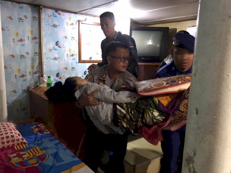 Dramatis, Wanita Ini Melahirkan di Kapal Saat Ingin ke Tanjab Barat